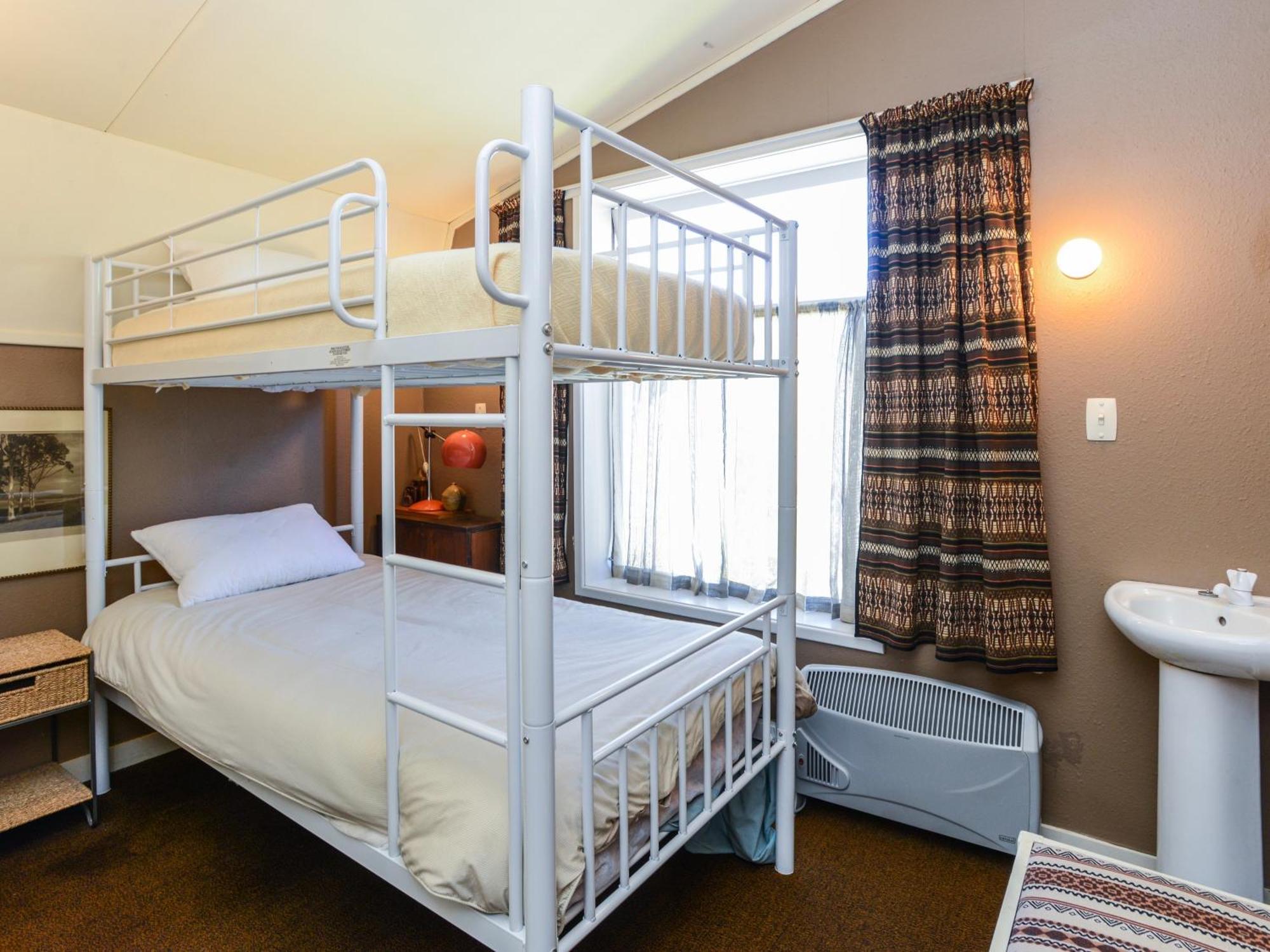 Jacaranda Lodge - Napier Hill Holiday Home Экстерьер фото