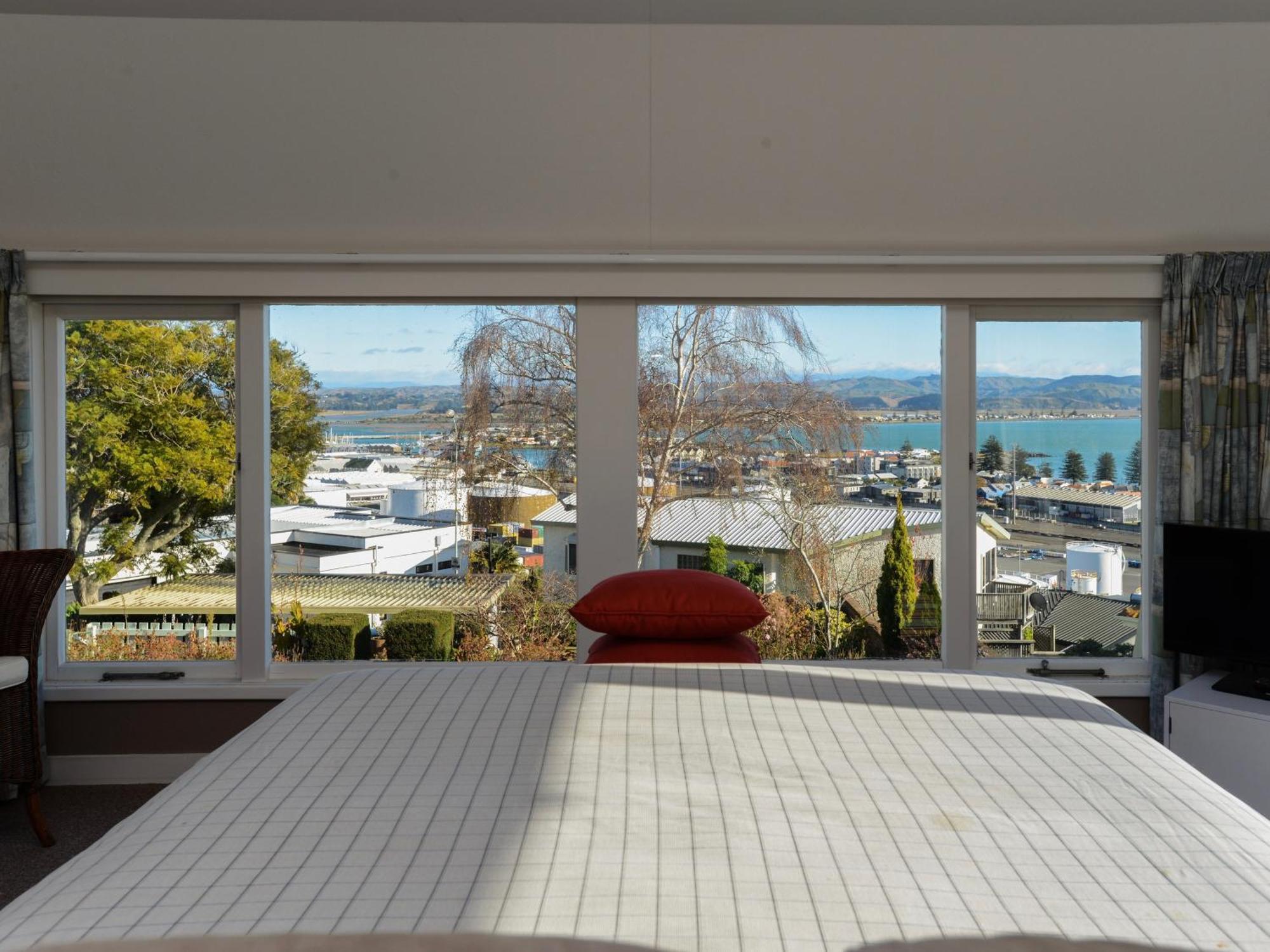 Jacaranda Lodge - Napier Hill Holiday Home Экстерьер фото