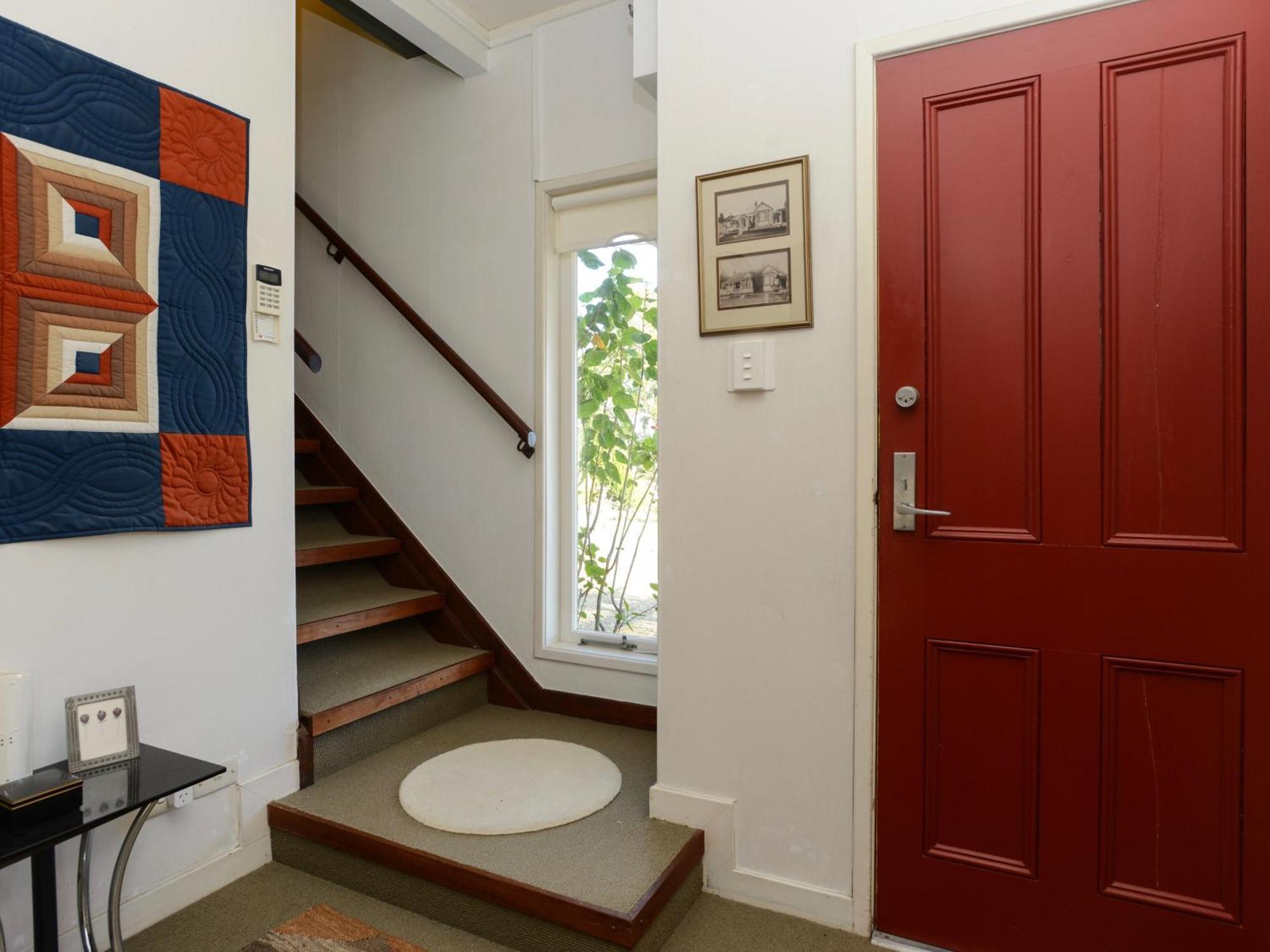 Jacaranda Lodge - Napier Hill Holiday Home Экстерьер фото